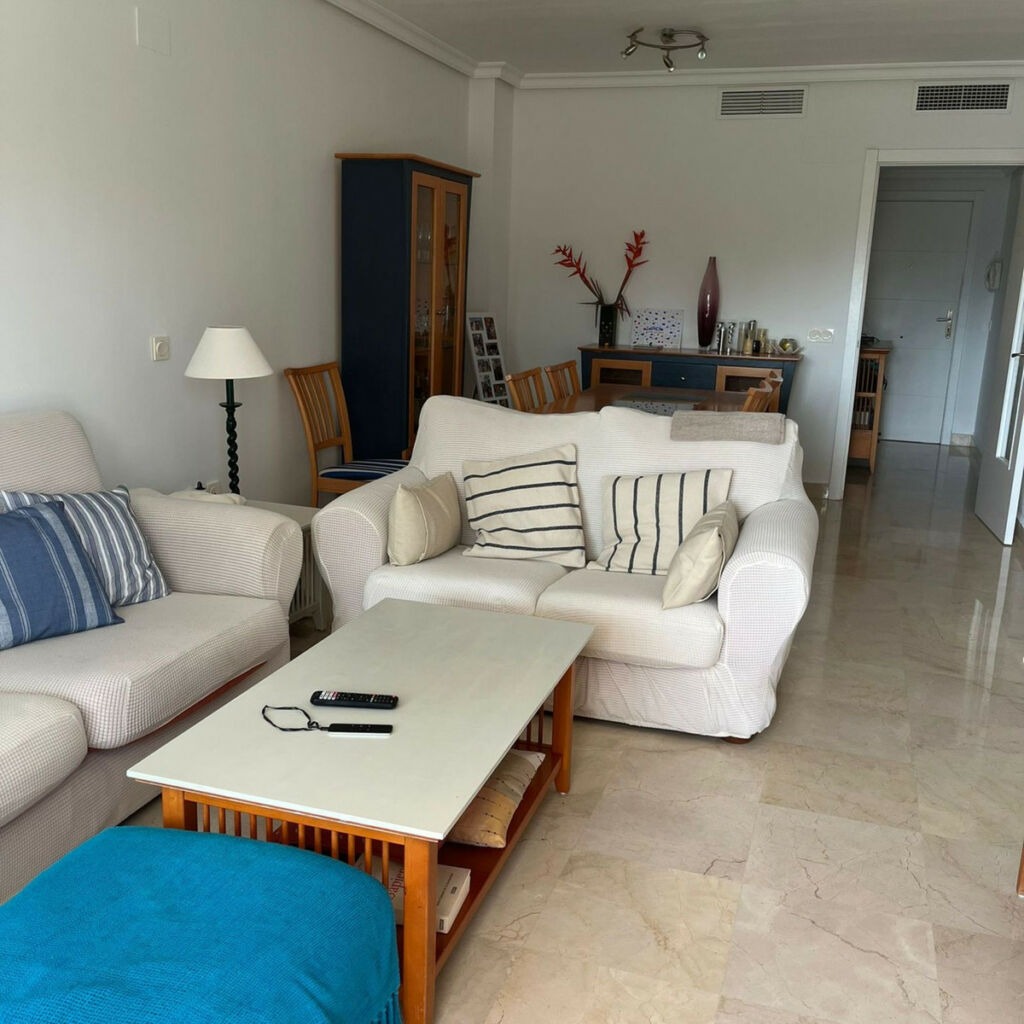 Middle Floor Apartment Estepona Málaga - image 13