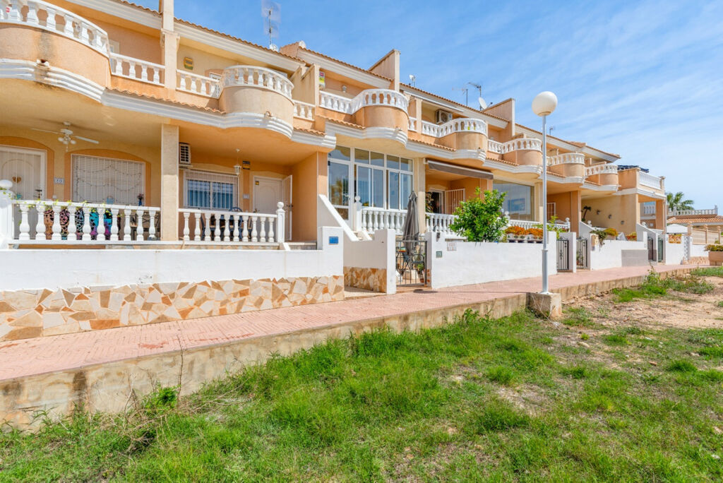 Townhouse Dona Pepa Alicante - image 13