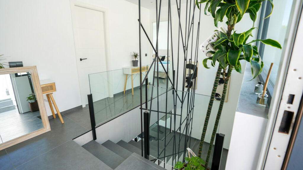Detached Villa Estepona Málaga - image 13