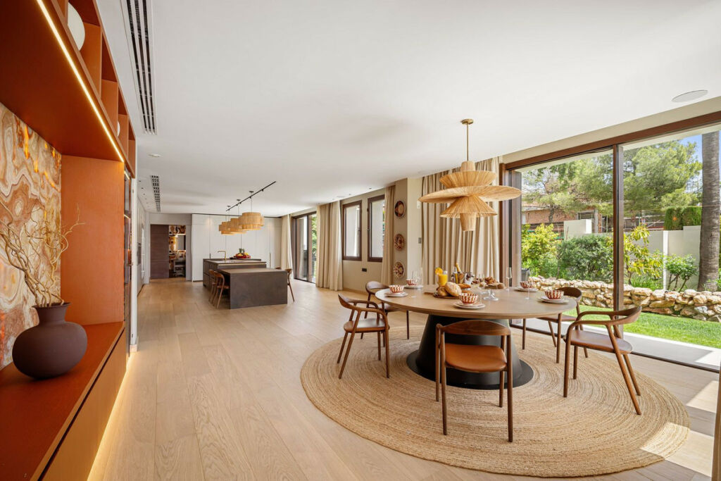 Detached Villa Sierra Blanca Málaga - image 13