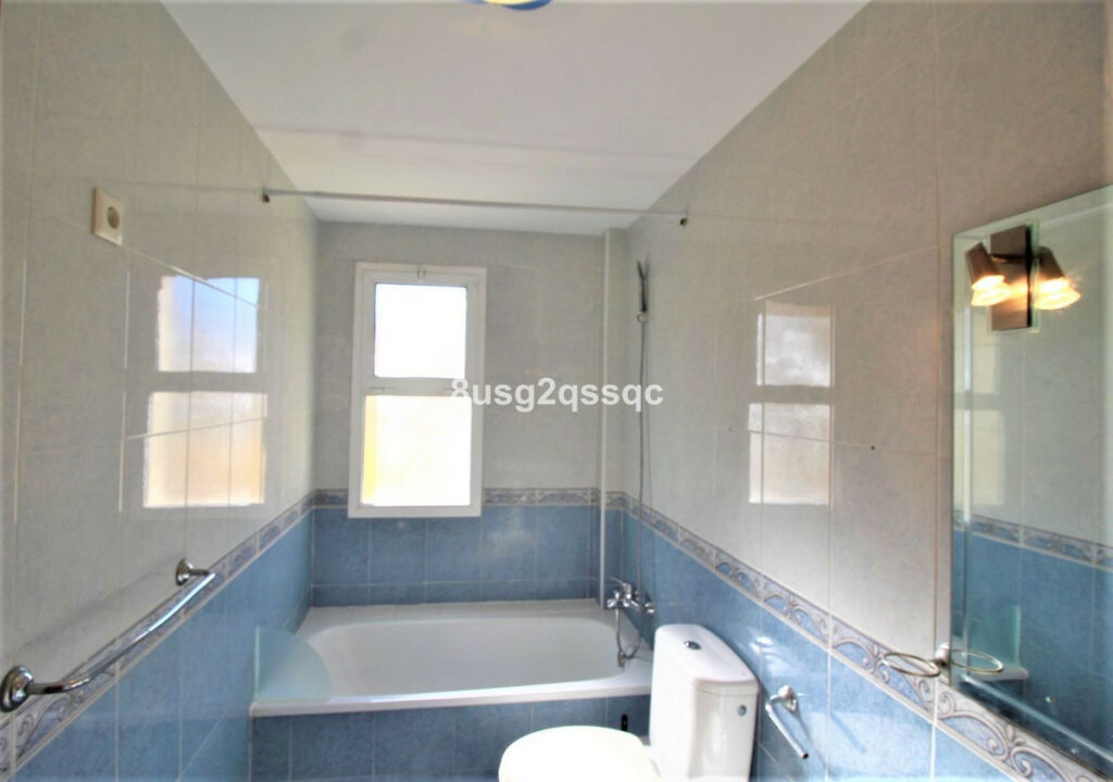 Semi-Detached House Estepona Málaga - image 13