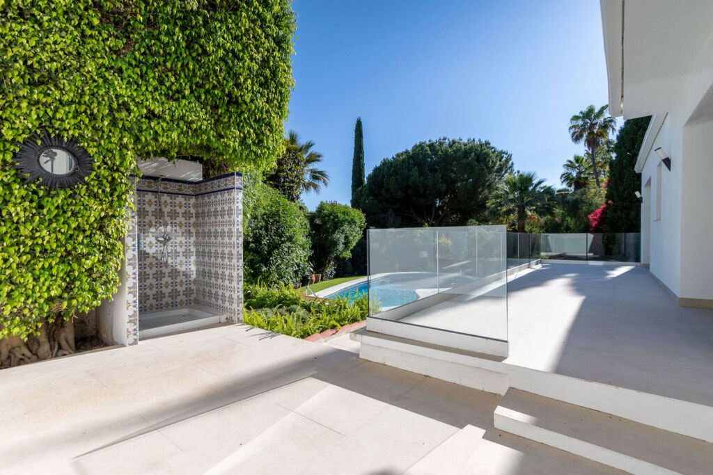 Detached Villa Marbella Málaga - image 13