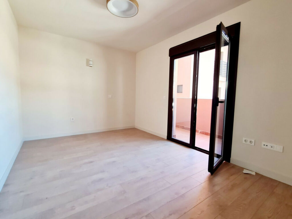 Middle Floor Apartment Benalmadena Málaga - image 13