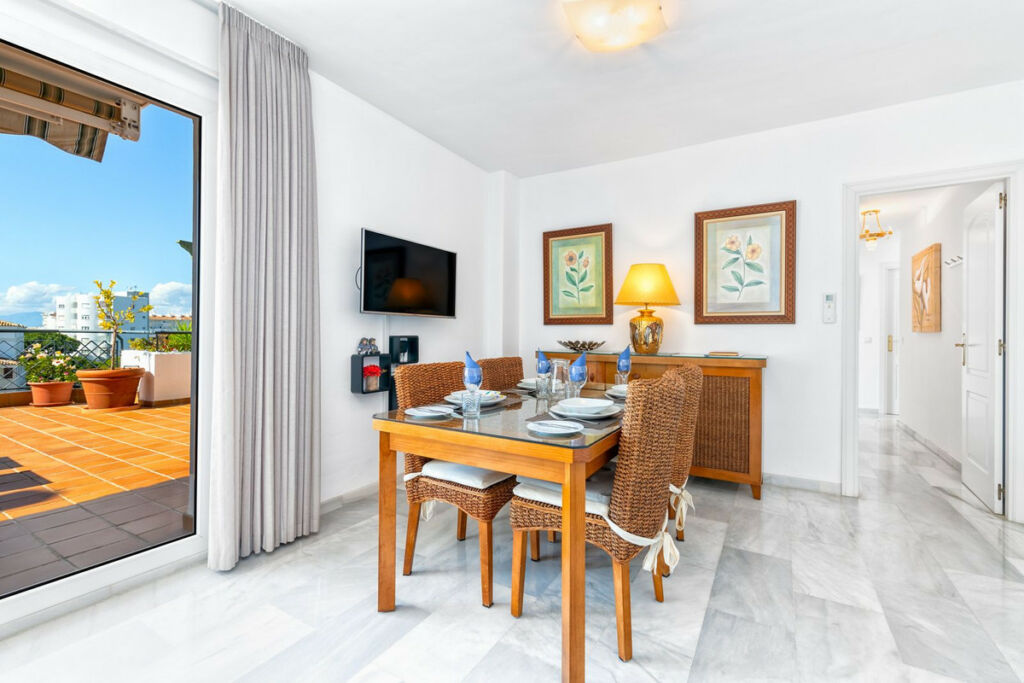 Penthouse Calahonda Málaga - image 9