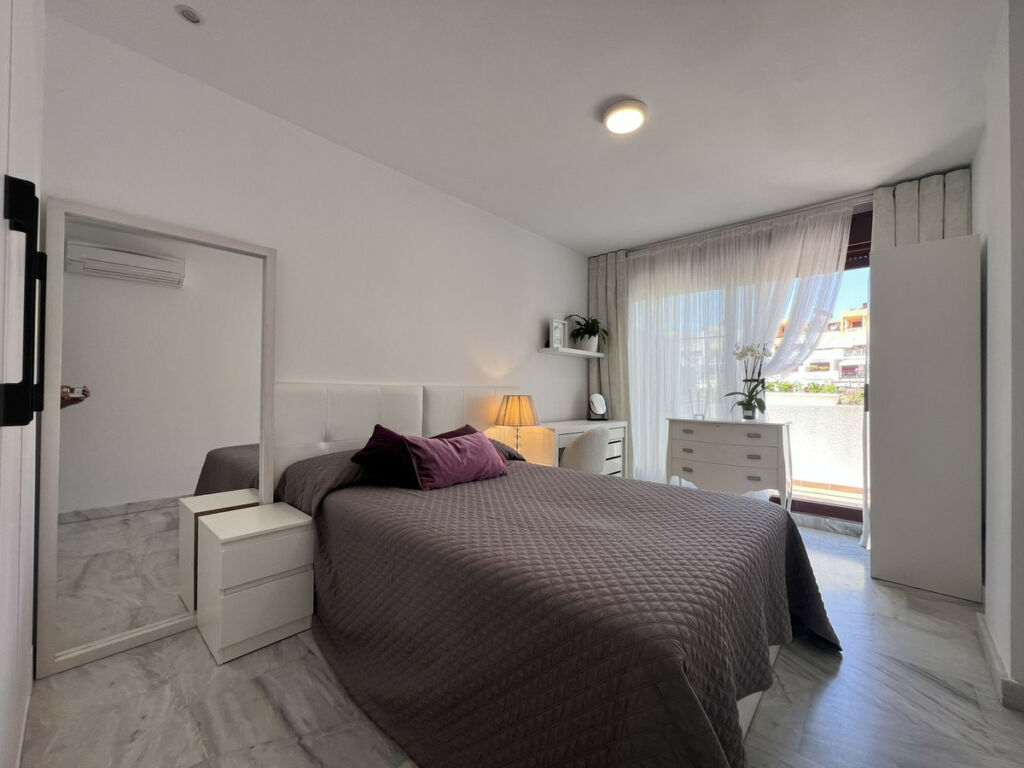 Middle Floor Apartment Benahavís Málaga - image 13