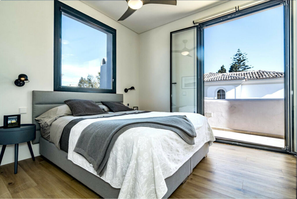 Detached Villa Marbella Málaga - image 13