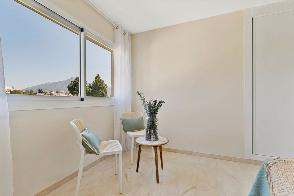 Middle Floor Apartment Nueva Andalucía Málaga - image 14