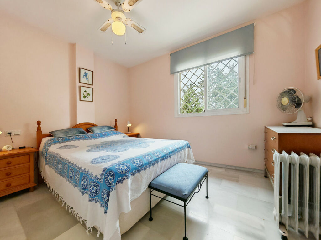 Middle Floor Apartment Elviria Málaga - image 13