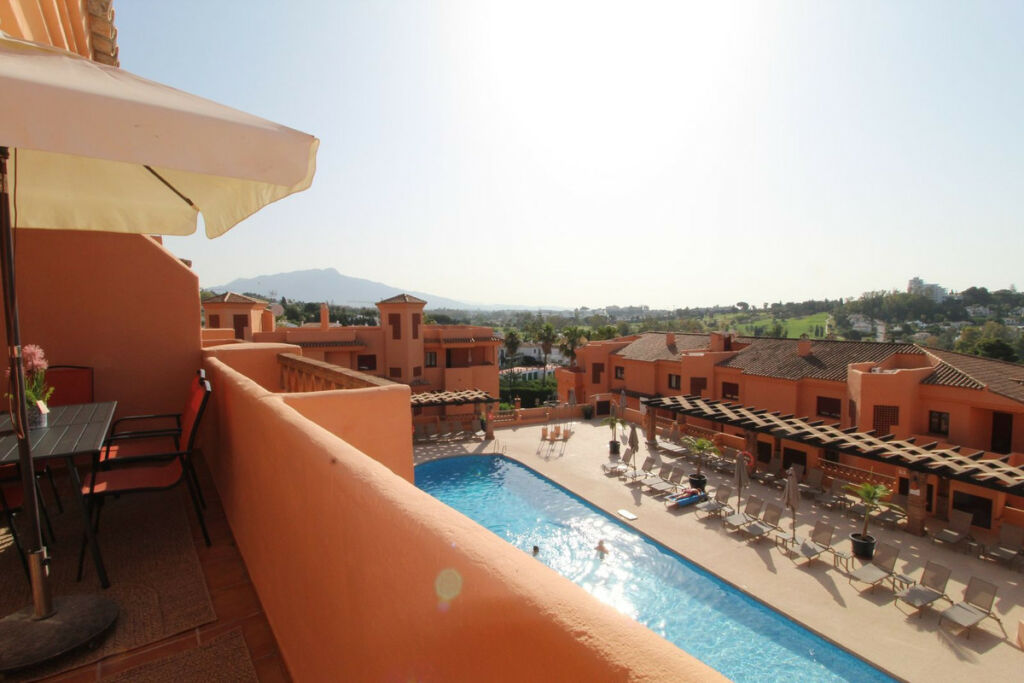 Middle Floor Apartment El Paraiso Málaga - image 13
