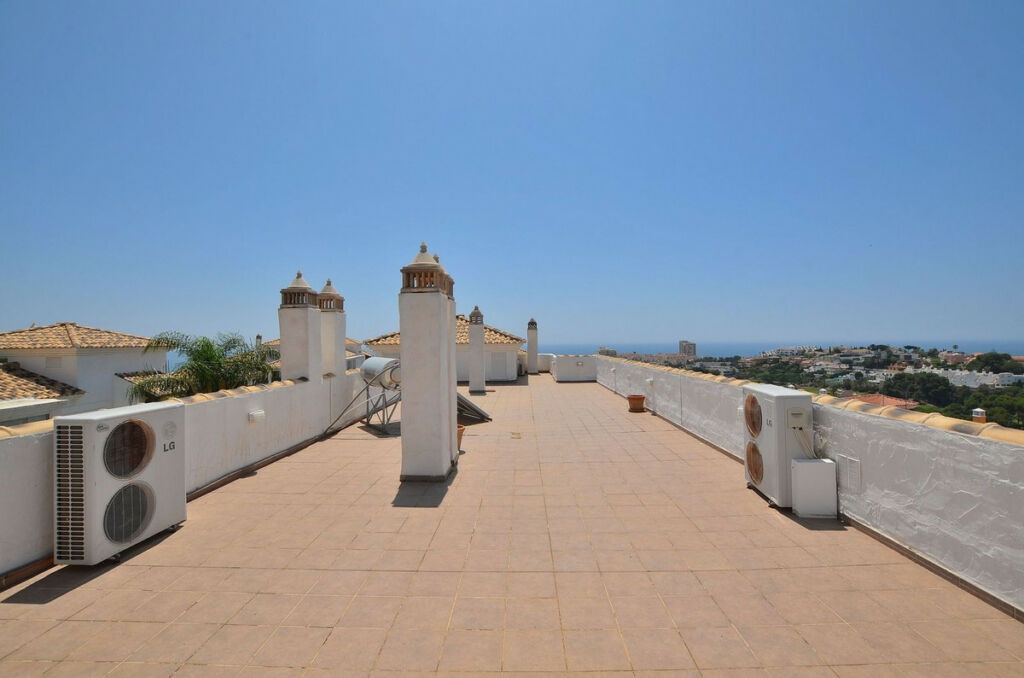 Penthouse Torrequebrada Málaga - image 13