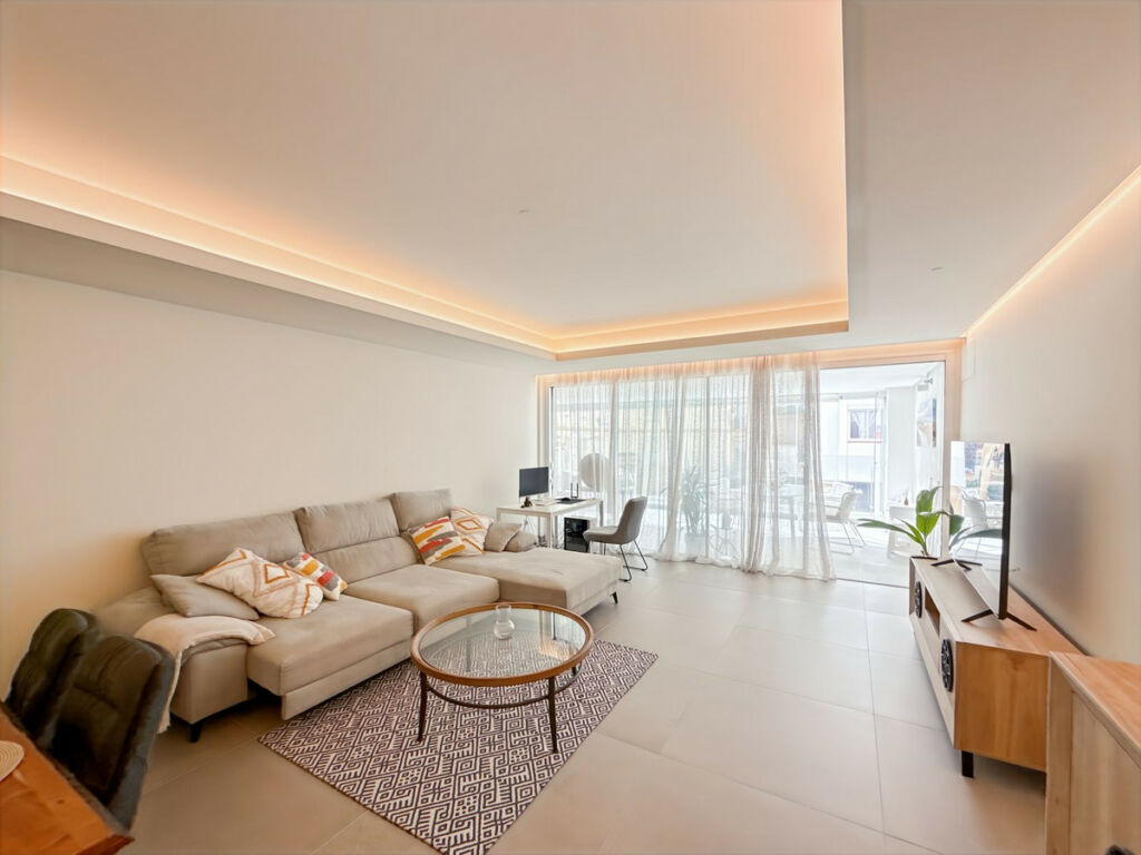 Middle Floor Apartment Estepona Málaga - image 13