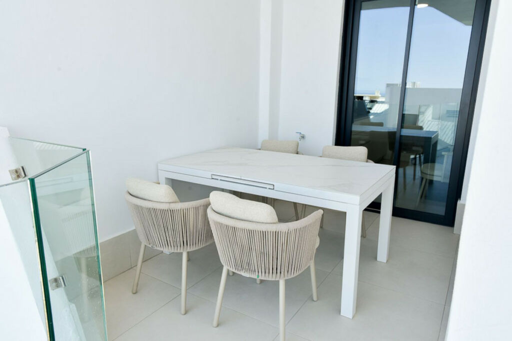 Middle Floor Apartment Fuengirola Málaga - image 13