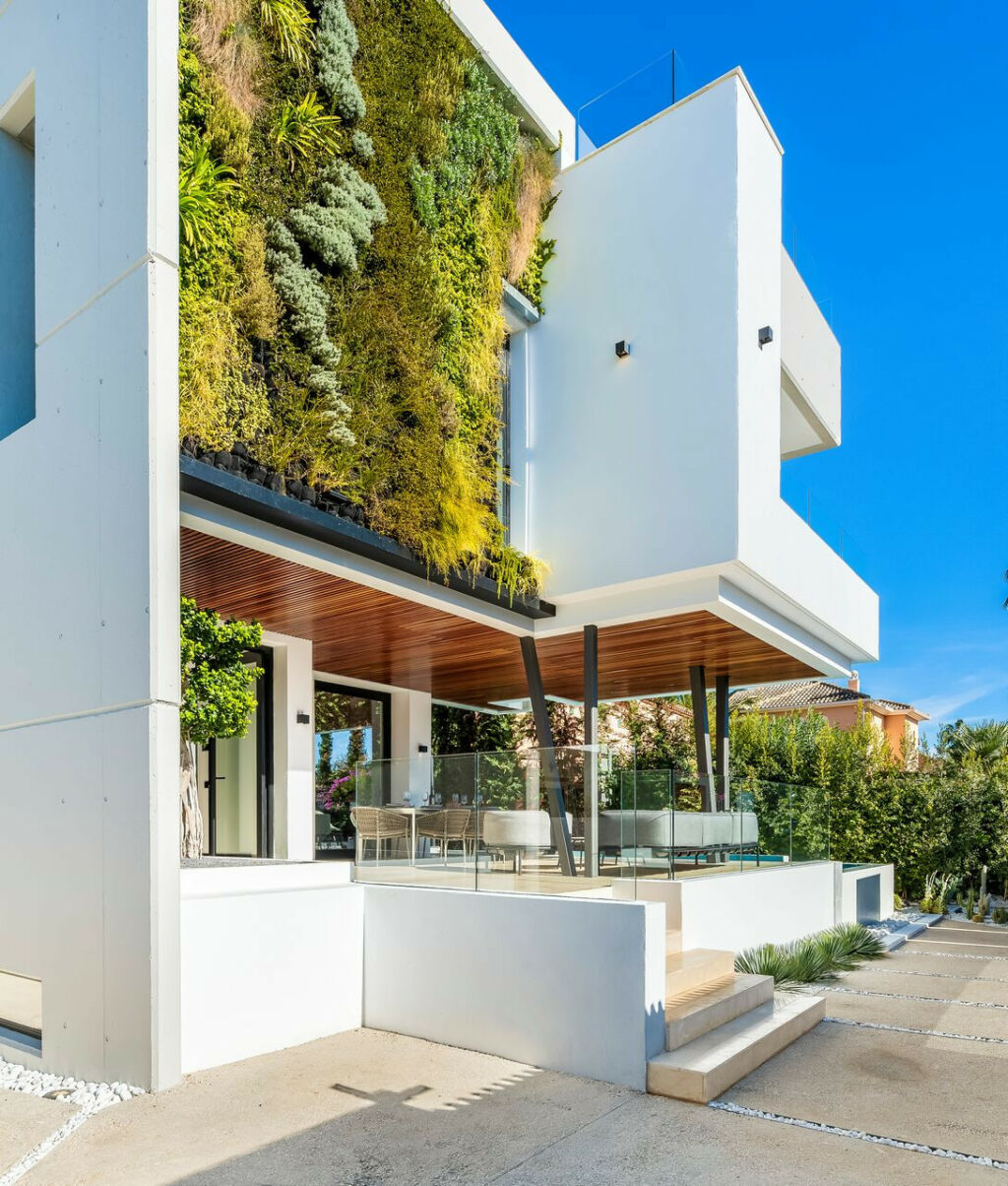 Detached Villa The Golden Mile Málaga - image 13
