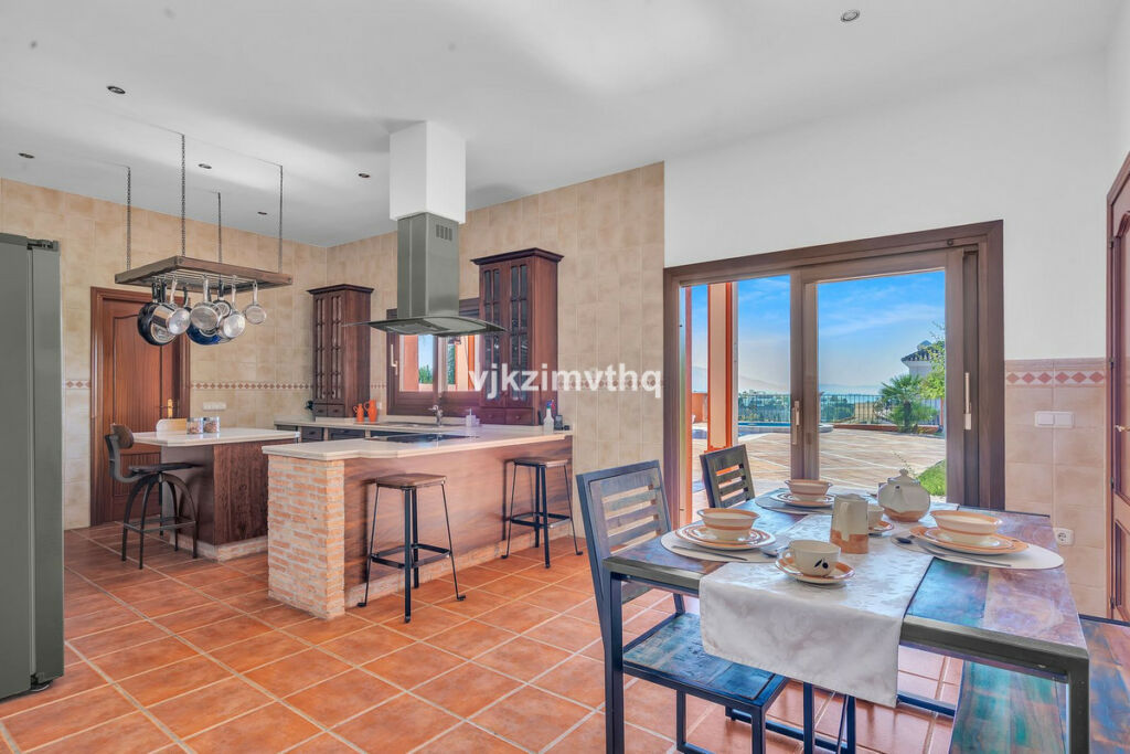 Detached Villa Benahavís Málaga - image 15
