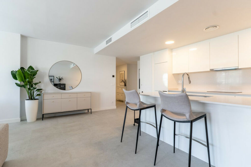 Middle Floor Apartment Estepona Málaga - image 15