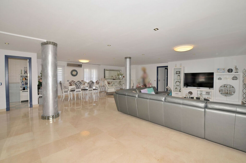 Penthouse Torrequebrada Málaga - image 14