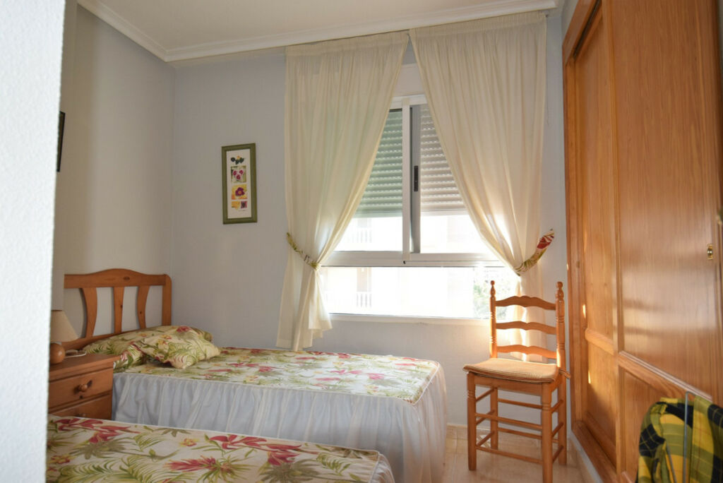 Middle Floor Apartment Guardamar del Segura Alicante - image 14