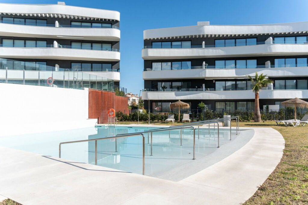 Middle Floor Apartment Fuengirola Málaga - image 14