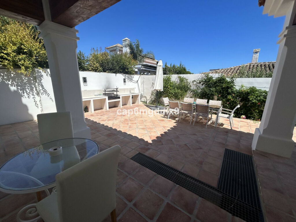 Detached Villa San Pedro de Alcántara Málaga - image 14