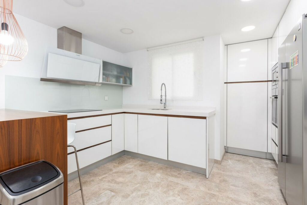 Middle Floor Apartment Nueva Andalucía Málaga - image 14