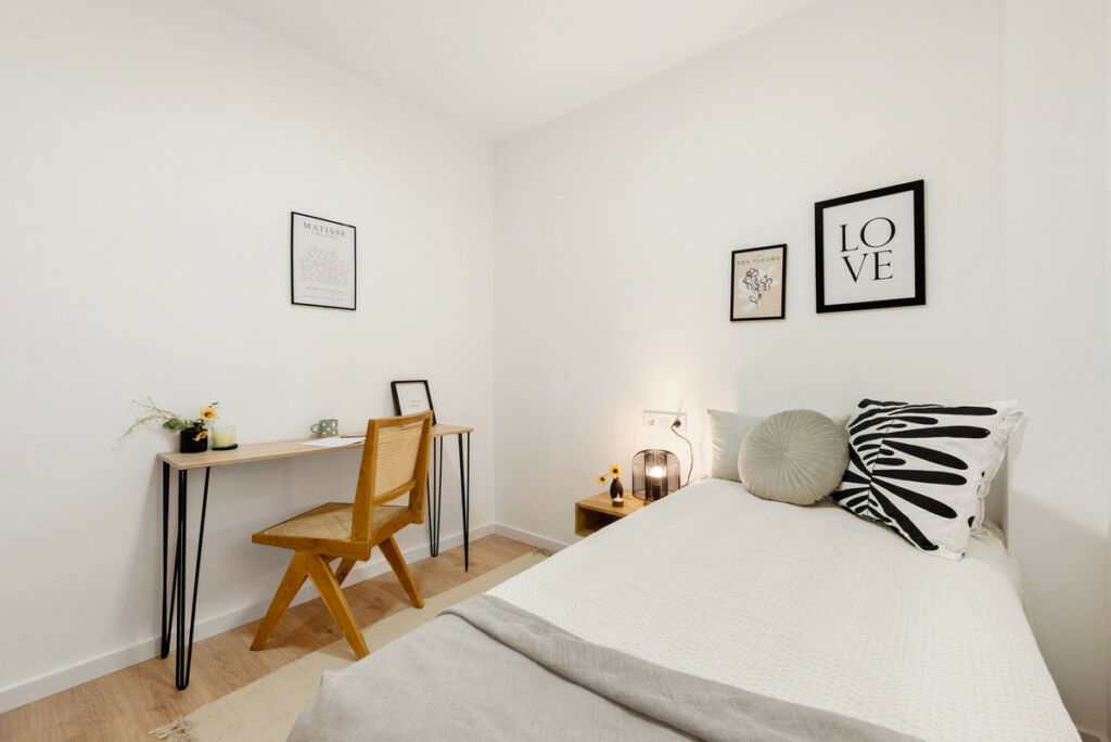 Middle Floor Apartment Carvajal Málaga - image 19