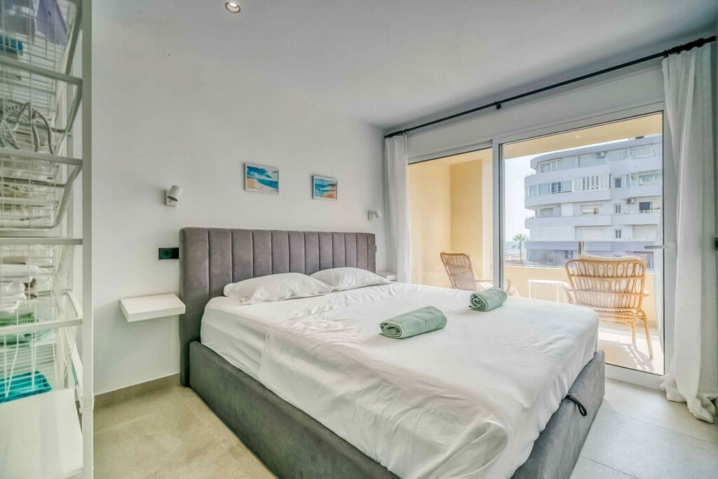 Middle Floor Apartment Fuengirola Málaga - image 14