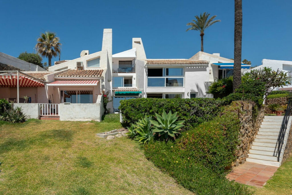 Semi-Detached House Estepona Málaga - image 14