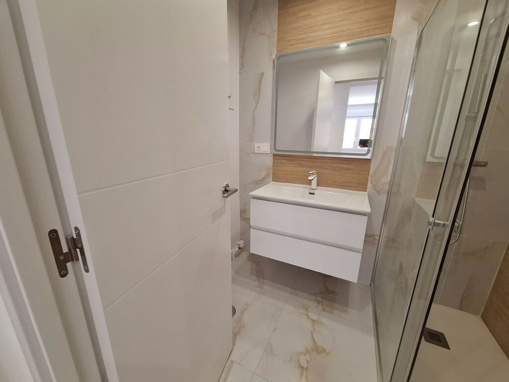 Middle Floor Apartment Benidorm Alicante - image 14