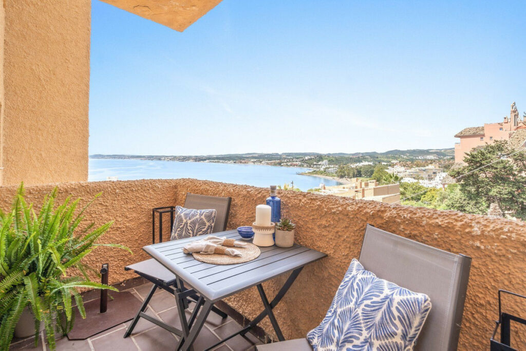 Middle Floor Apartment Estepona Málaga - image 14