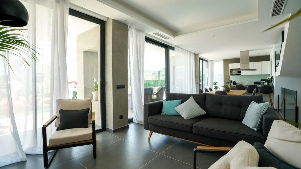 Detached Villa Estepona Málaga - image 14