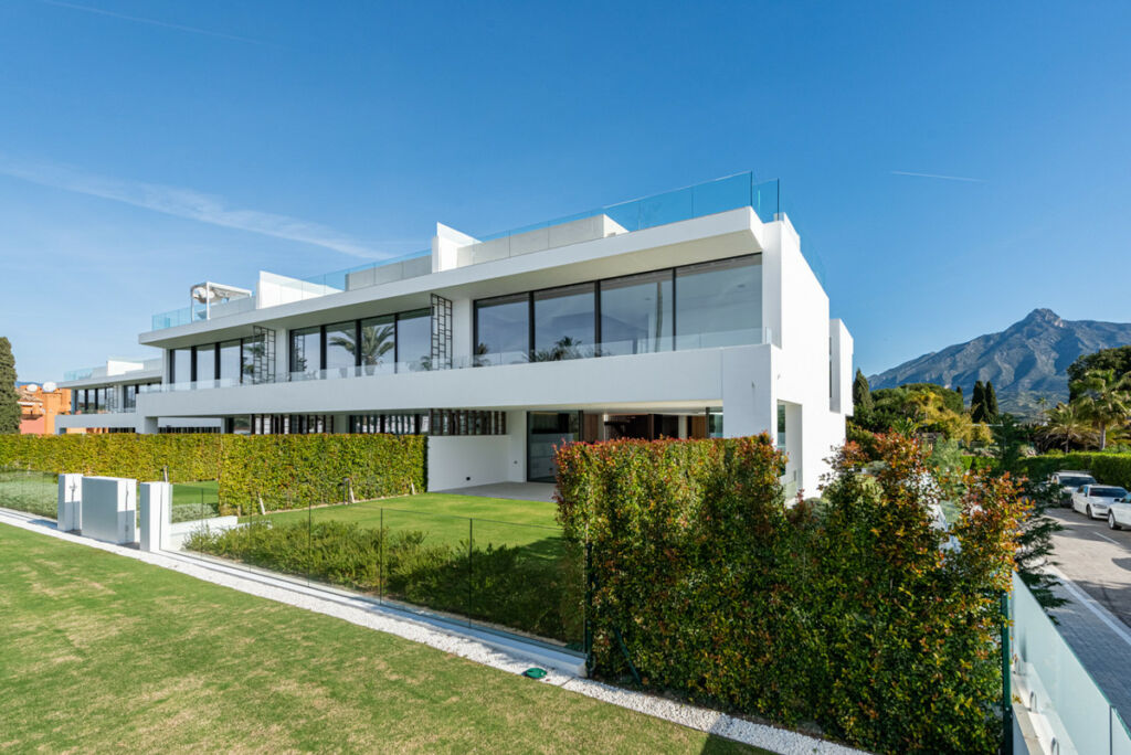 Semi-Detached House Nueva Andalucía Málaga - image 17