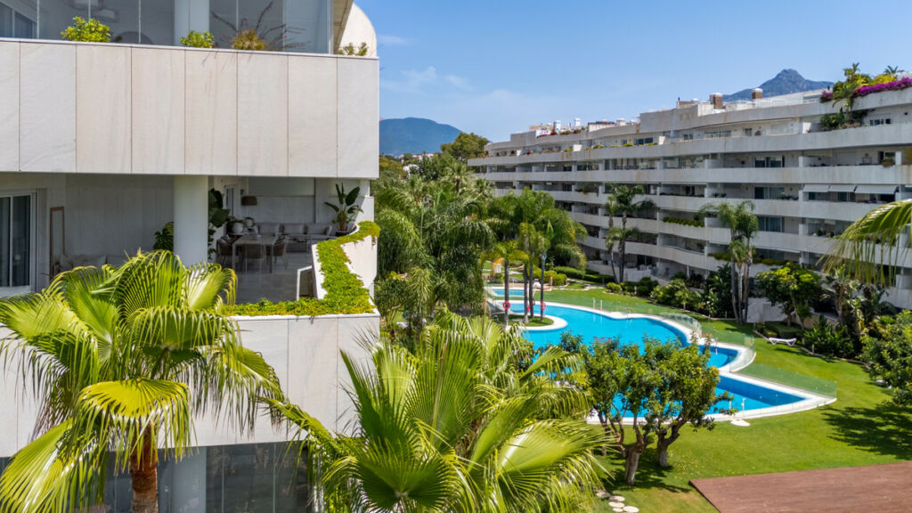 Middle Floor Apartment Puerto Banús Málaga - image 26