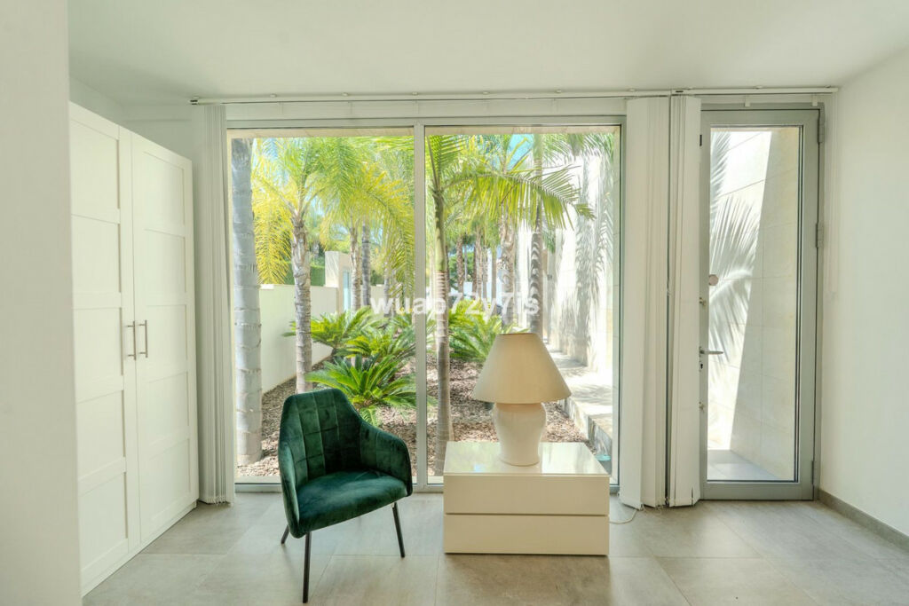Detached Villa Benahavís Málaga - image 14