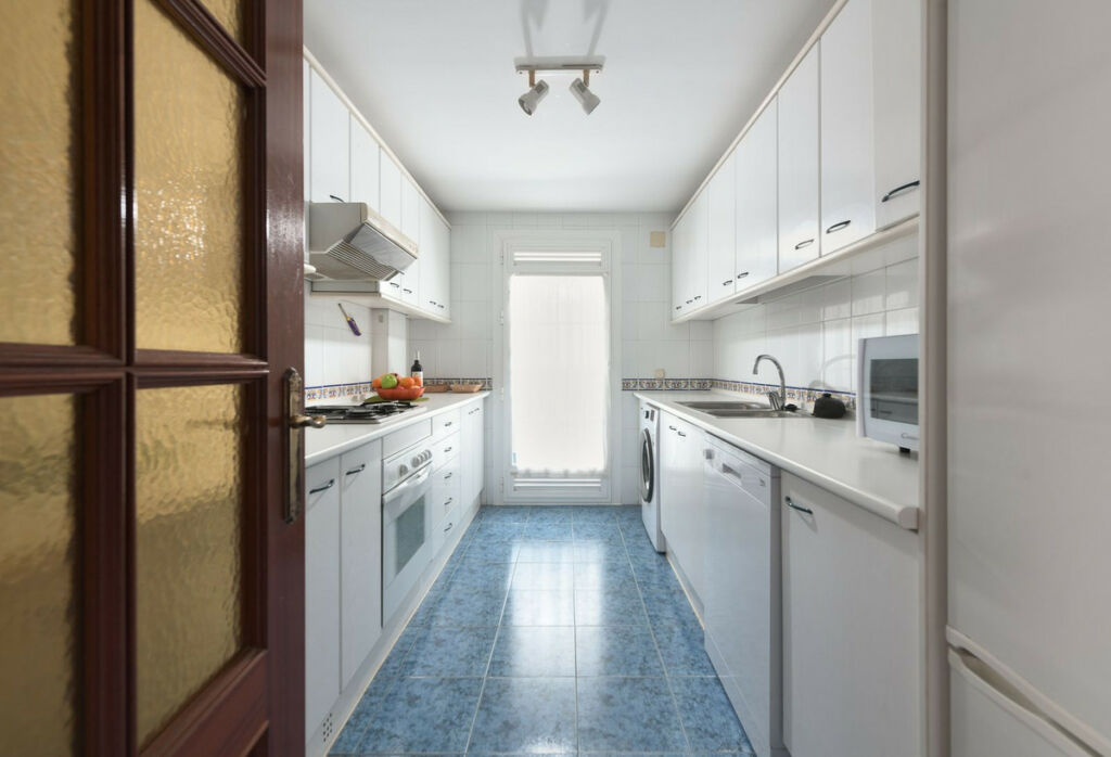 Middle Floor Apartment Marbella Málaga - image 14