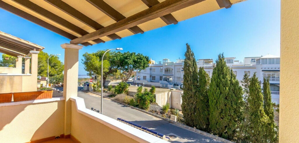 Detached Villa Villamartin Alicante - image 14