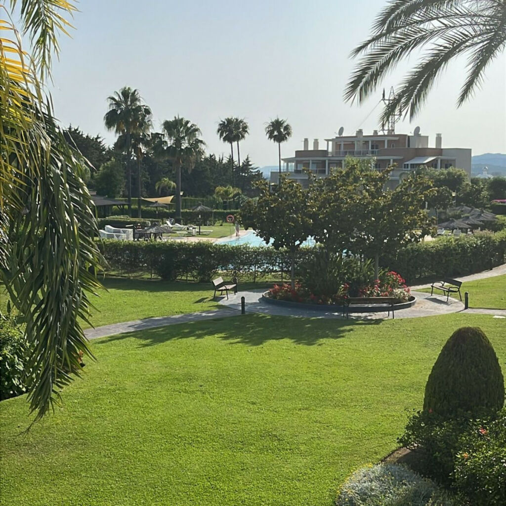 Middle Floor Apartment Estepona Málaga - image 14