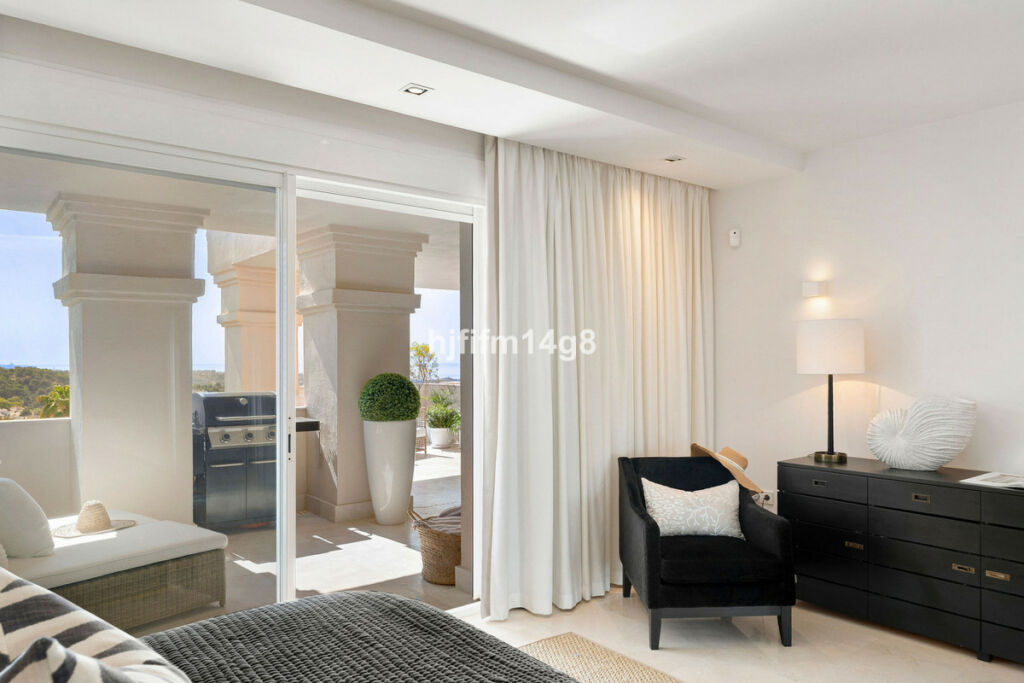 Middle Floor Apartment Nueva Andalucía Málaga - image 14