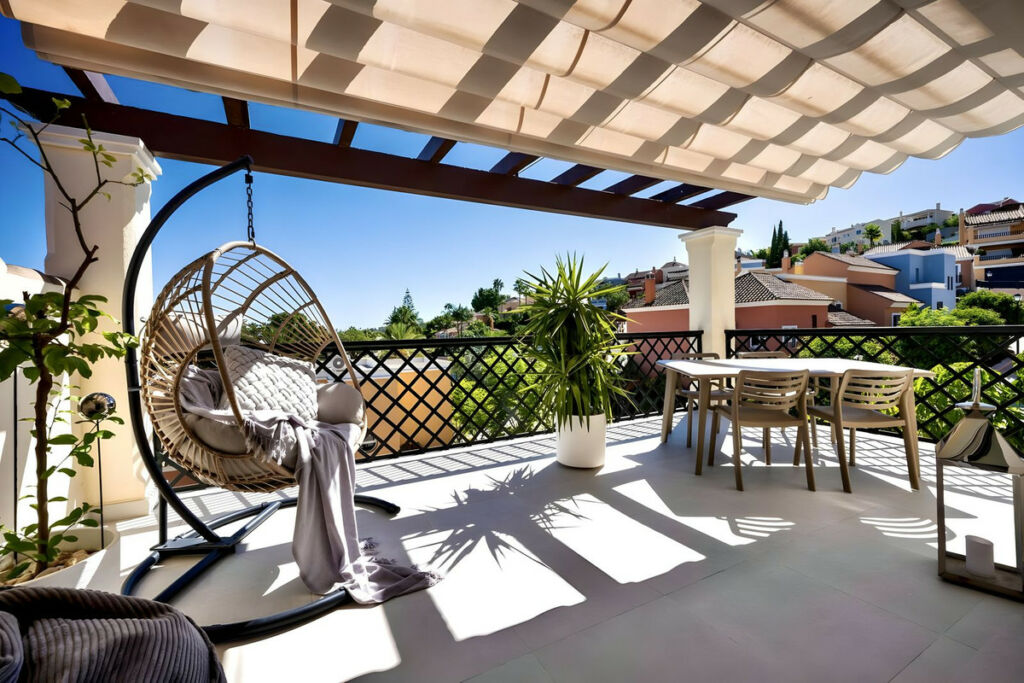 Townhouse Nueva Andalucía Málaga - image 14