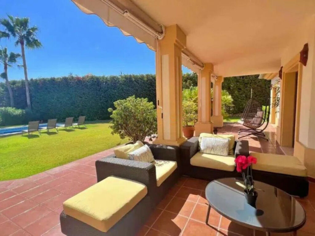 Detached Villa Los Flamingos Málaga - image 14