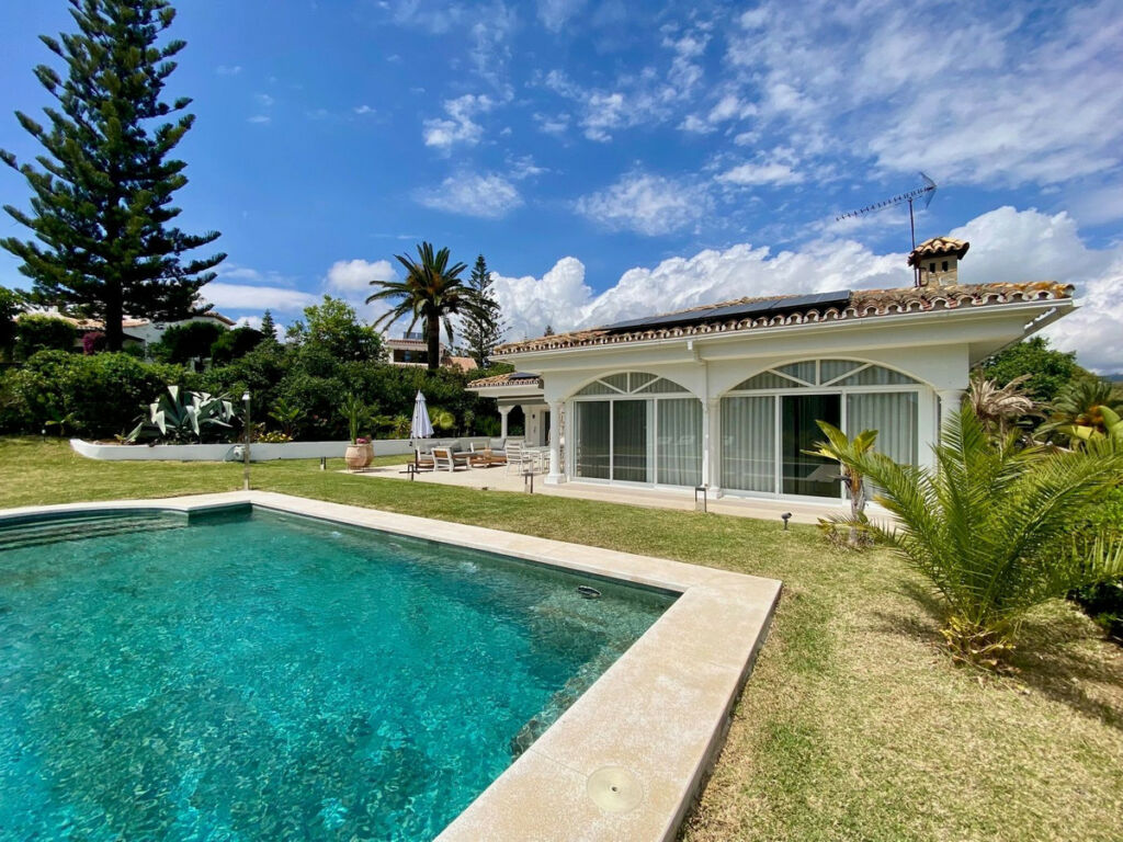 Detached Villa Marbella Málaga - image 14