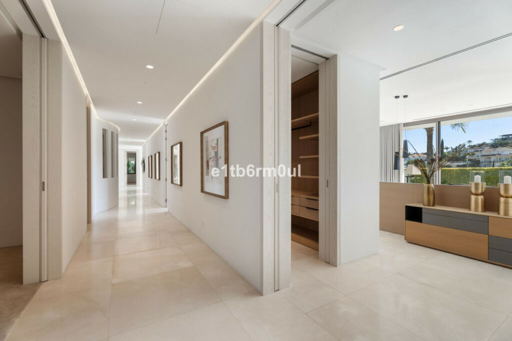 Detached Villa La Quinta Málaga - image 14