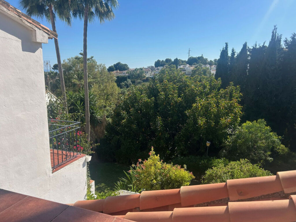 Townhouse Calahonda Málaga - image 14