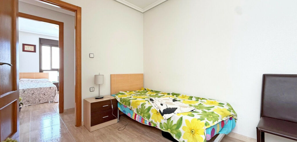Middle Floor Apartment Torrevieja Alicante - image 14