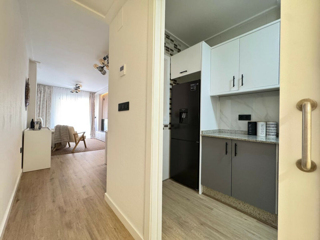 Middle Floor Apartment Torrevieja Alicante - image 14