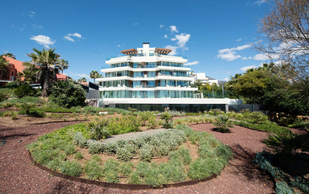 Middle Floor Apartment Estepona Málaga - image 14