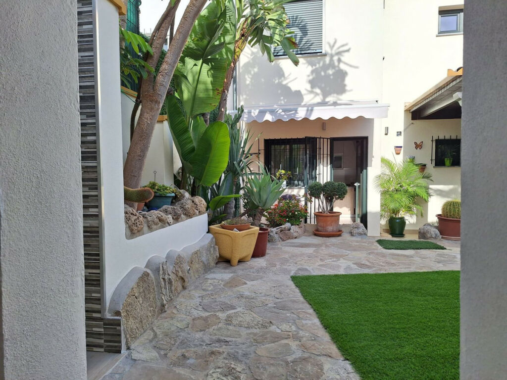 Townhouse La Capellania Málaga - image 14