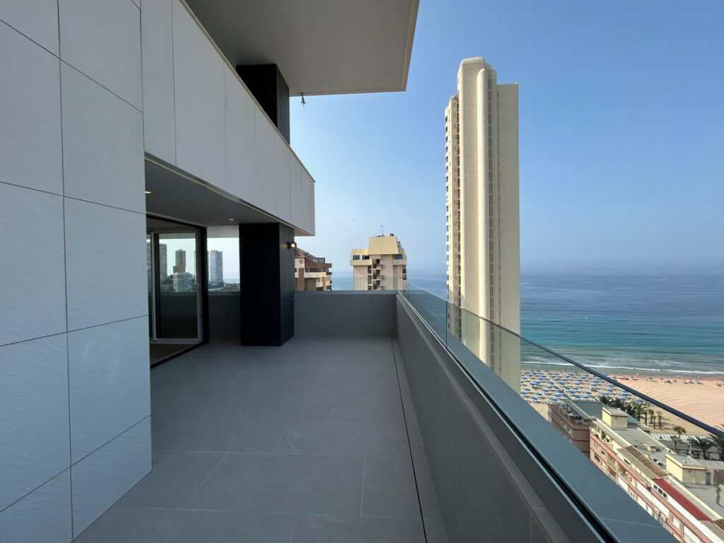 Middle Floor Apartment Benidorm Alicante - image 14