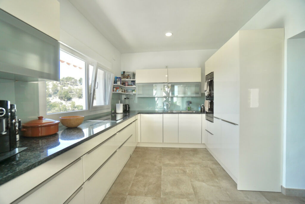 Detached Villa Montemar Alicante - image 14