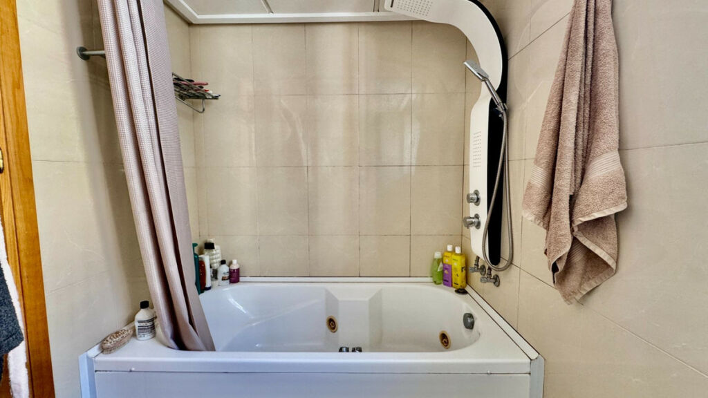 Middle Floor Apartment Villajoyosa Alicante - image 14