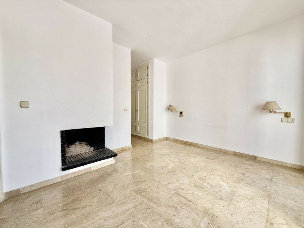 Townhouse Nueva Andalucía Málaga - image 15